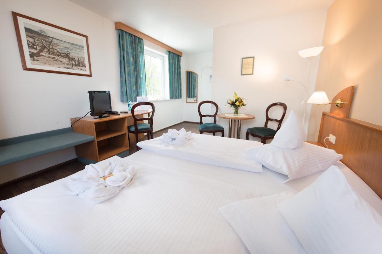 Hotel Ostseewoge กราล-มือริทซ์ ภายนอก รูปภาพ