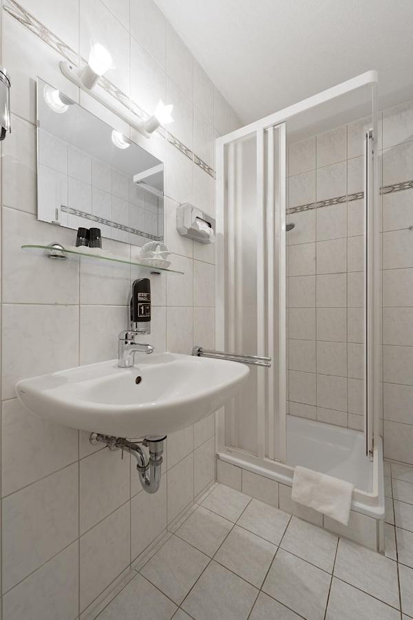 Hotel Ostseewoge กราล-มือริทซ์ ภายนอก รูปภาพ